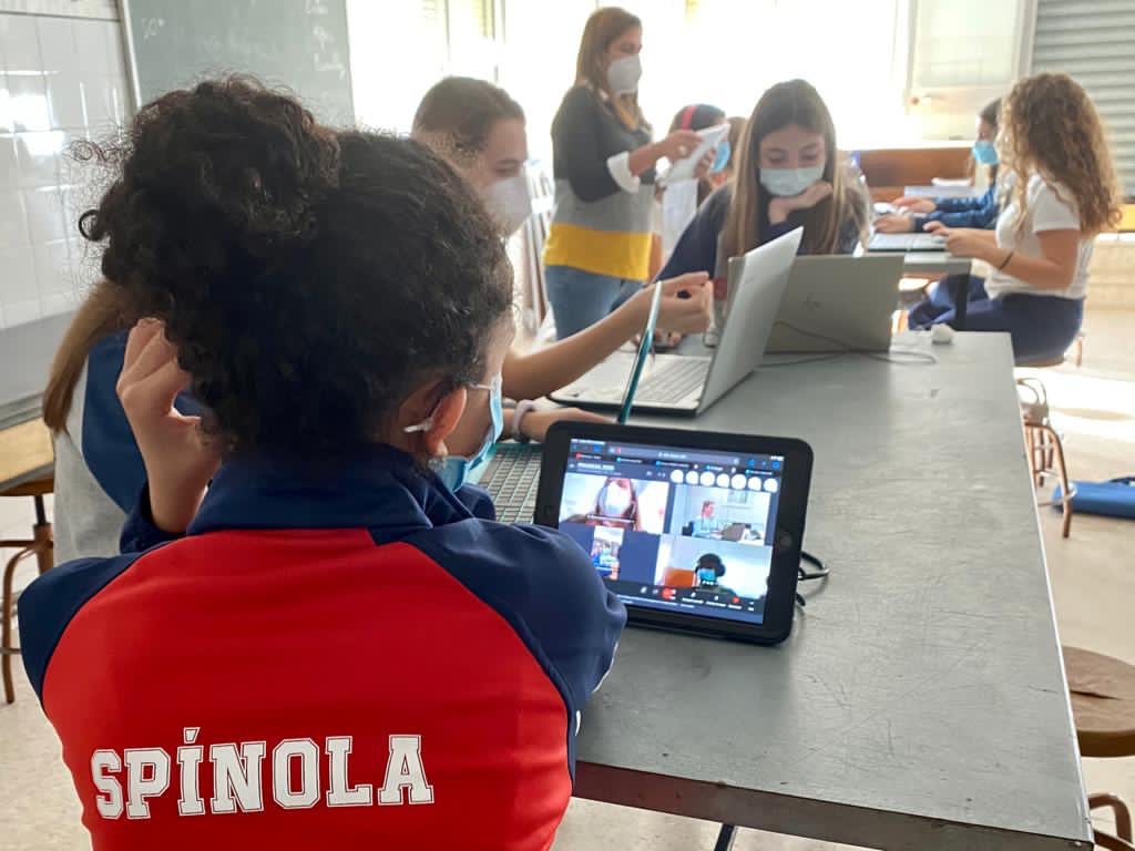 cardenalSPH's tweet photo. Comenzamos nuestro proyecto de educación financiera junto a @finanzaspartods elaborando nuestro primer presupuesto económico #EducaciónFinanciera #SPHsecundaria #MovemosFichaMovemosTodo #SPHJuntosAprendemos https://t.co/u7NuNKXVSp
