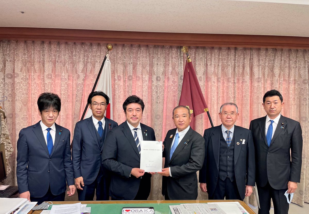 防衛省 自衛隊 V Twitter 中山防衛副大臣の動静 11月19日 中山防衛副大臣 は相模原市米軍基地返還促進等市民協議会の本村会長 神奈川県相模原市長 及びあかま二郎衆議院議員等と面会しました