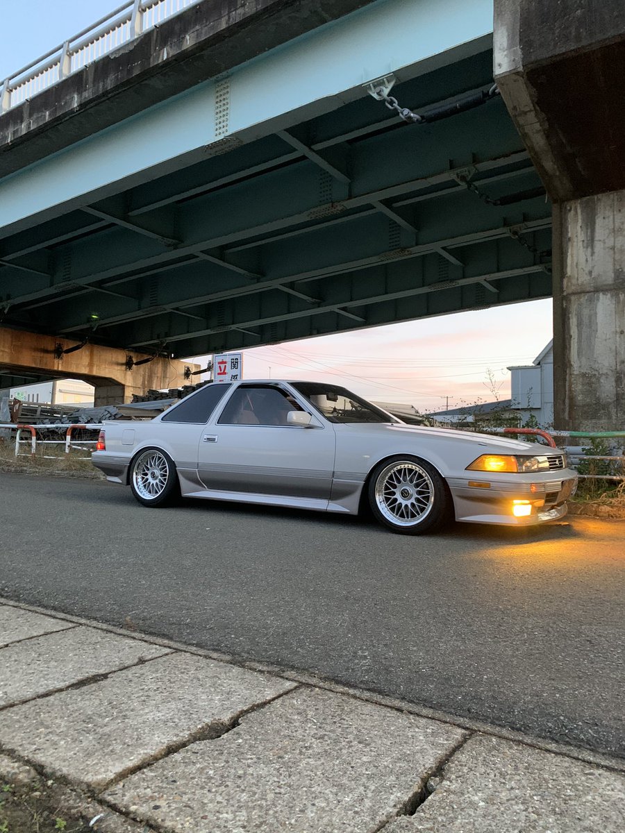 hiro_pk2auto's tweet photo. #いい20の日
厄介な先輩が乗ってそうなソアラ https://t.co/1A3PJLWcBQ