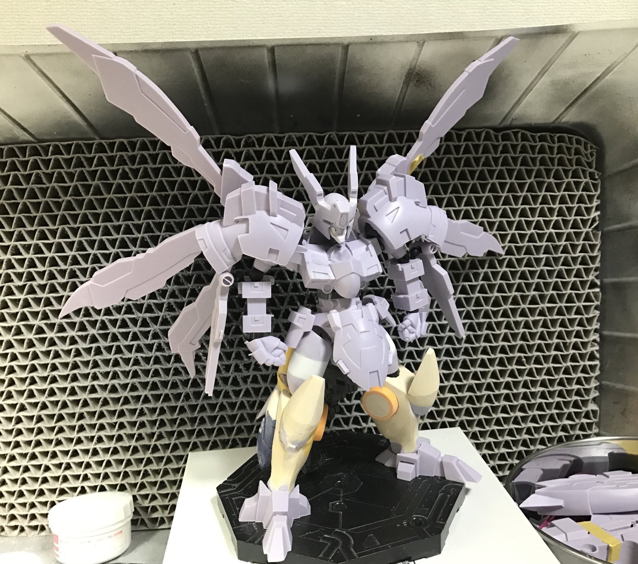 ヨシカツ スーパーロボット大戦 ライグ ゲイオス 腹パーツ作って 頭の位置変更しバランス変更 腕はsdキットのものをそのまま取り付けたが意外と大丈夫ぽい ヨシカツ スーパーロボット大戦 ライグ ゲイオス 腹パーツ作って 頭の位置変更しバランス変更 腕はsdキットのものをそのまま取り付けたが意外と大丈夫ぽい