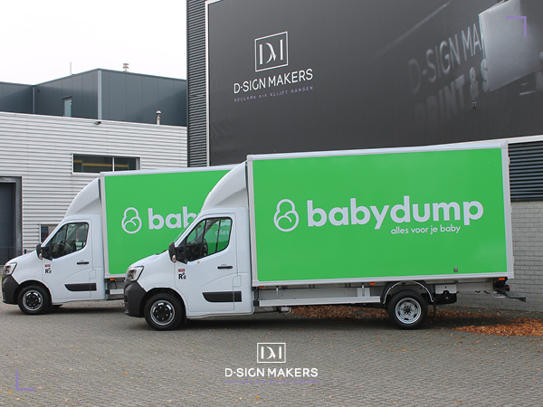 Gefeliciteerd met de uitbreiding van jullie wagenpark @Babydump! 2 Nieuwe @Renault bakwagens mochten wij voorzien van reclame.
Veel veilige kilometers toegewenst!

#huisstijl #wagenpark #signing #autobelettering #bakwagen