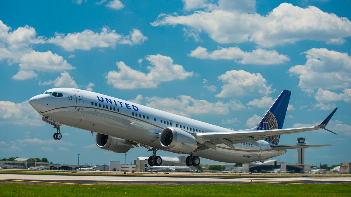 GoJetting's tweet photo. The @Boeing #737MAX has been cleared by the @FAANews to return to the skies. Find out carriers' plans to get them flying again. 

ℹ️ https://t.co/iFLhx40Ldp https://t.co/kxgftzZfYR