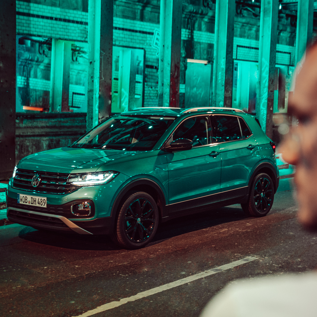 VW_JPN's tweet photo. Striking. Sporty. Stylish.

#night #lights #neon #brilliantcolor #pickup #車でお迎え #streetphotography #tcross #ティークロス #tさい #Volkswagen #vw #フォルクスワーゲン #ワーゲン https://t.co/Xyv97X4JKL