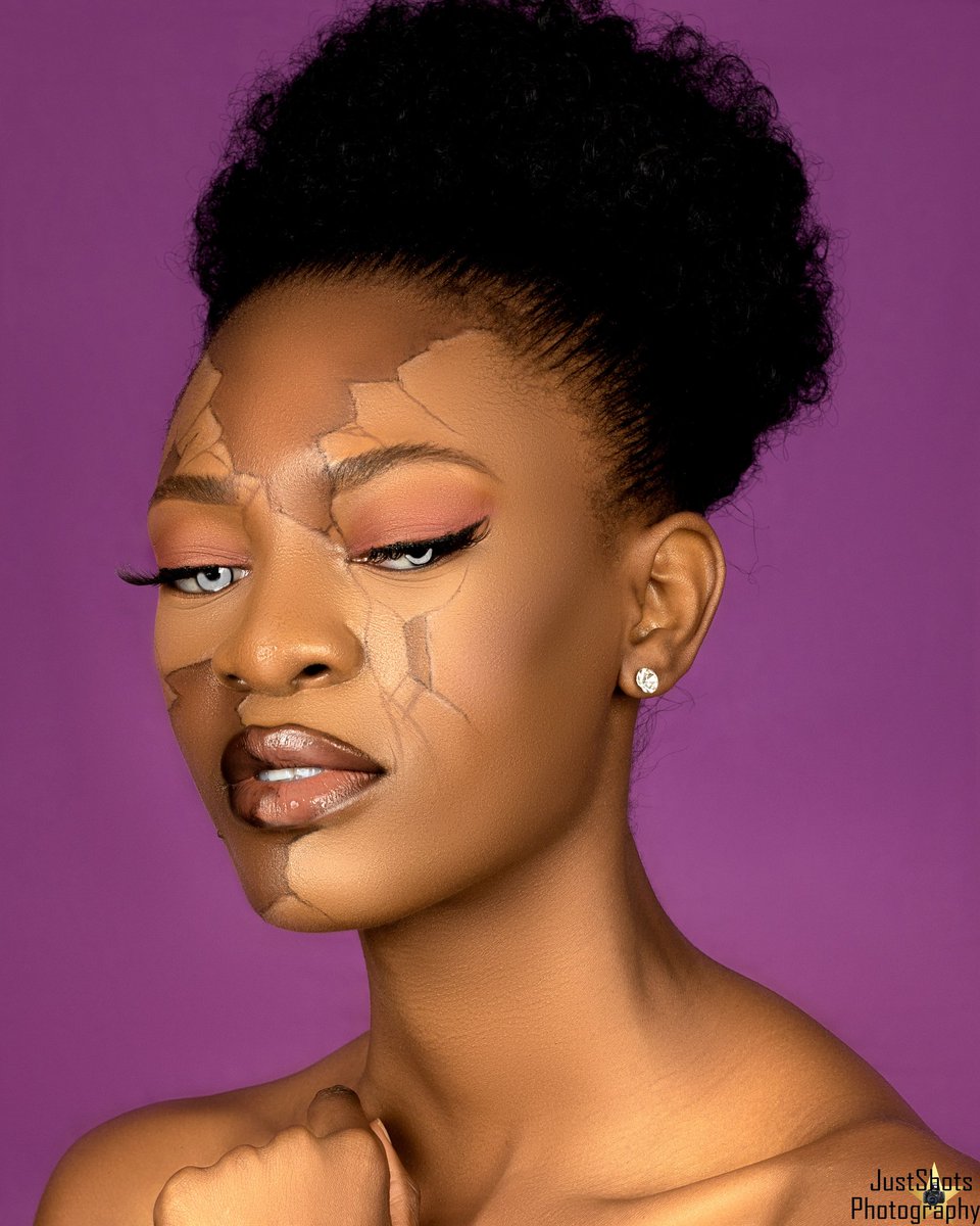 weeinge's tweet photo. Was inspired by @mimles_makeup to create this shattered face look. Couldn't afford most of the products so I had to use eyebrow pencil, foundation, gel eyeliner and eyeshadow. 
#beauty  #makeup  #makeupartist #makeuplooks #makeuplover #fashionmodel #Halloween2020 #melaninpoppin https://t.co/HlyUhJQoNm