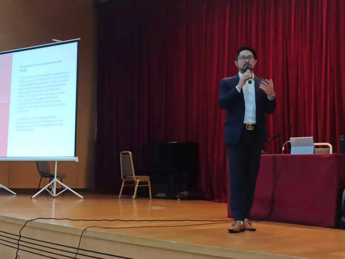 IFCRenmin's tweet photo. Cette semaine l'IFC Renmin a reçu PWC sur le campus de Suzhou. Merci à notre intervenant qui, en plus d'avoir parlé de son expérience en France, a présenté son entreprise et a conseillé les étudiants sur leurs choix de parcours. @KedgeBS @Sorbonne_Univ_ @univpaulvalery https://t.co/XAqMIUBsl4
