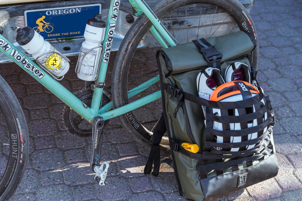 ElementlyBlog's tweet image. Chrome Industries Introduces Waterproof Barrage Freight Backpack - element.ly/2020/11/chrome…