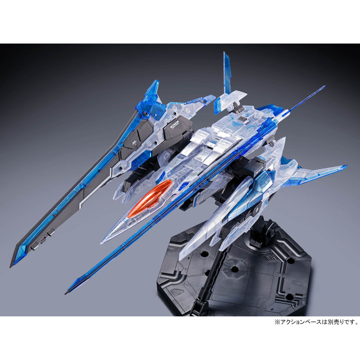 HobbySite's tweet photo. 【#ガンプラエキスポ 特別販売】
<ご好評につき、準備数残り僅か！気になる方はお早目に♪>
ＭＧ 1/100 ダブルオーザンライザー［クリアカラー］

クリアブルー、クリアホワイトを基調とした外装にクリアレッドが映える仕上がり！
ご購入はこちら＞https://t.co/AmyhQEOFAf https://t.co/RIbPvjYA6M