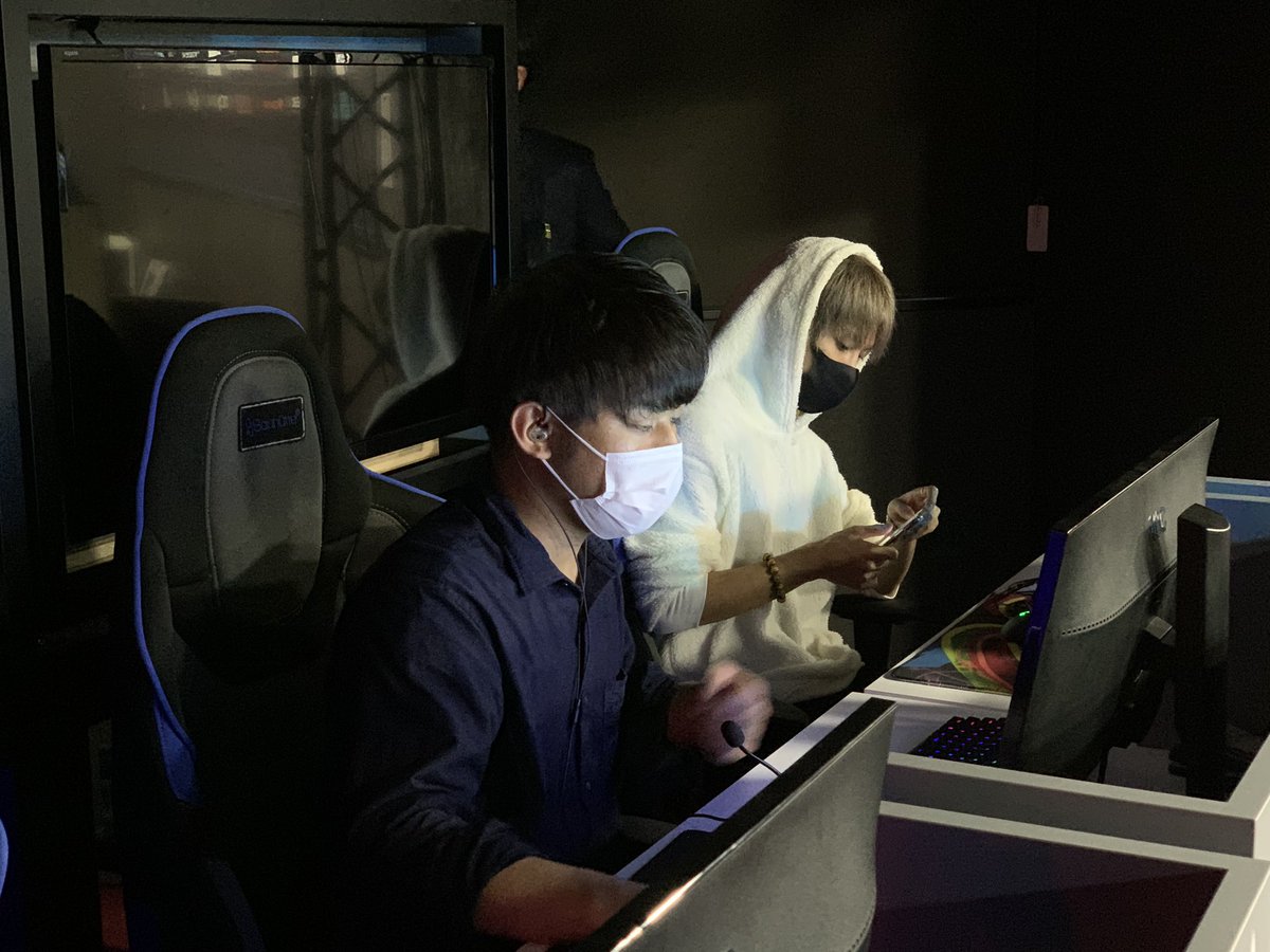 SIRIUSprogaming's tweet photo. OCAさんと交流中
シージで対戦
@raiser_fps 
@frojen_Sirius 
@Gfeed11 
@WoWBLACKWoW 
@laylax_airsoft https://t.co/OjQIPVQLgM