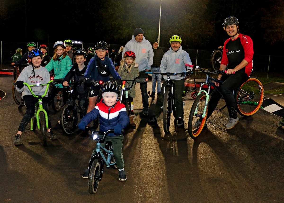 law_cycle's tweet photo. Delighted to be working with @hawickpumptrack and @policescotland ensuring that young #cyclists 🚴🏻‍♀️ travelling to and from the #hawick #pumptrack are able to 'see and be seen' with the aid of front and back bike lights.#LightUp #roadsafety #legalrequirement
https://t.co/r1d6xdwYLF https://t.co/o7AVKJu8oC