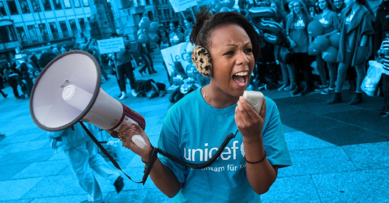 UNICEF_france's tweet photo. 🔴 Partout dans le monde, les droits de l’enfant ont subi les effets de la pandémie et la #France 🇫🇷 ne fait pas exception. 

Face à cette urgence, @UNICEF_France appelle le @gouvernementFR à agir pour protéger les enfants des impacts de la #COVID19. #JournéeMondialedelEnfance