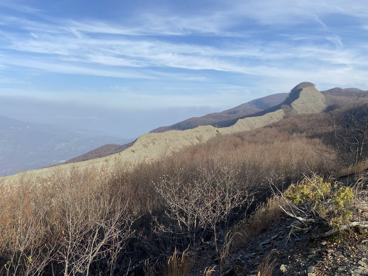 marco_bale's tweet photo. Sabato alle 21 su 12 tv #parma torna #appennino itinerari e #sentieri dedicata al Barigazzo e i borghi della #valceno. @CAI150 #trekking #mountain tutte le puntate disponibili qui: https://t.co/kvjVQ9Z88C https://t.co/lSvIuNrhum
