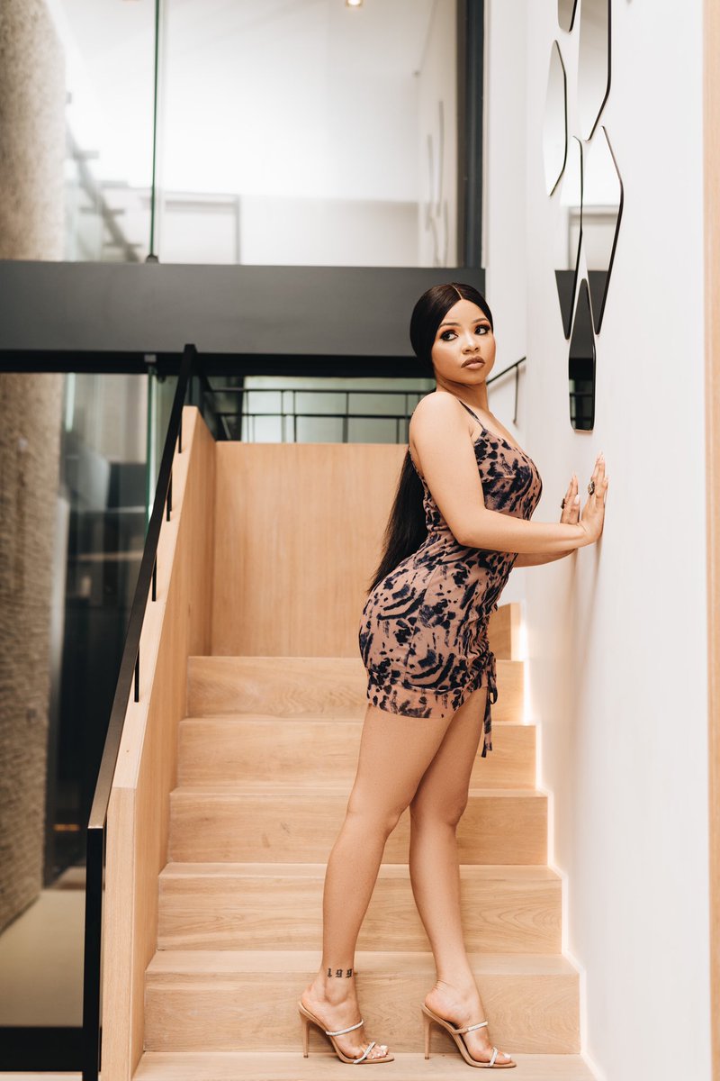 PayPorte's tweet photo. A woman that knows her worth doesn’t measure herself against another woman but stands strong, calmed and self confident! 

Shop @nengiofficial ‘s look

🔍: ANIMAL PRINT RUCHED CAMI DRESS

Size: 8-12

Color: Nude

Price: 
🇳🇬: ₦ 12,500
🇬🇭:GH₵ 213
🇰🇪:KES 
🇺🇸:$ 33

#payporte #nengi https://t.co/WHeUES34pe