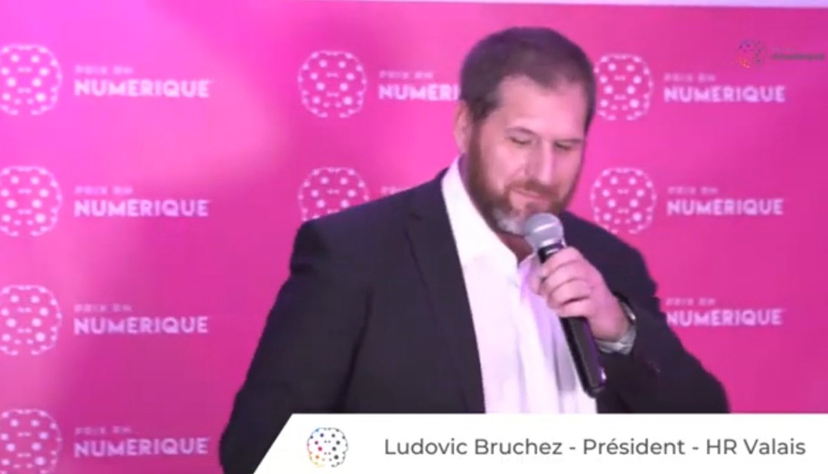 🙏 Un immense merci à Ludovic Bruchez Président de la section HR Valais pour avoir remis le prix Public à aux ⁦<a href="/BatmaidCom/">Batmaid</a>⁩ 🏆 #RH #RHSuisse #Suisse #SwissAward #prixrhnumeriquesuisse #innovationRH #HRSwiss #FutureofHR #HRValais