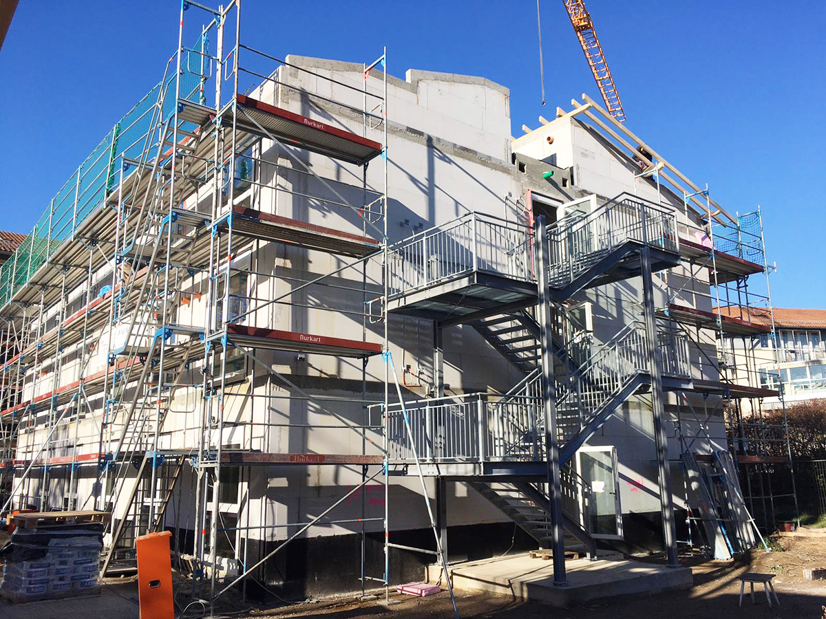 #Johanniter_Haus_Am_Waldpark_in_Ladenburg Es ist soweit. Der Dachstuhl wird gerichtet.