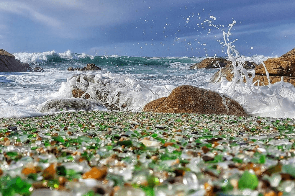 patriiprofe's tweet photo. La gallega Playa de los Cristales en el municipio de Laxe, A Coruña, es un paisaje natural que ha sido humanizado y convertido en zona de atracción turística de una curiosa manera:
#mipaisaje #DCSUVA https://t.co/yWqMBpv9qi