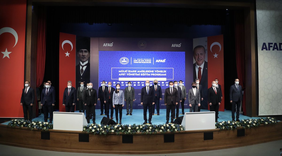 Türkiye bugün; afet öncesi hazırlık, afet anı müdahale ve afet sonrası iyileştirme safhalarını planlayabilen, bu alanlarda önemli kapasite üretmiş bir ülkedir. Yapacağımız, bunu daha ileriye taşımak ve gelecek afetlere hazırlıklı olmaktır

📍<a href="/AFADBaskanlik/">AFAD</a>