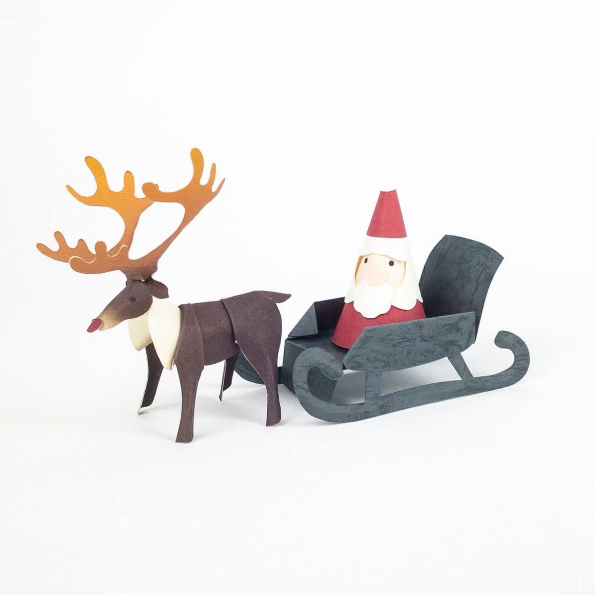 オダカマサキ オドンガー大佐 僕の型紙ではサンタ トナカイ ソリが作れます 小学生がキッターで作れるように 息子に手伝ってもらってデザインしました お子さんにはちょっと難しいかもしれませんが 是非親子でチャレンジしてみてくださいね