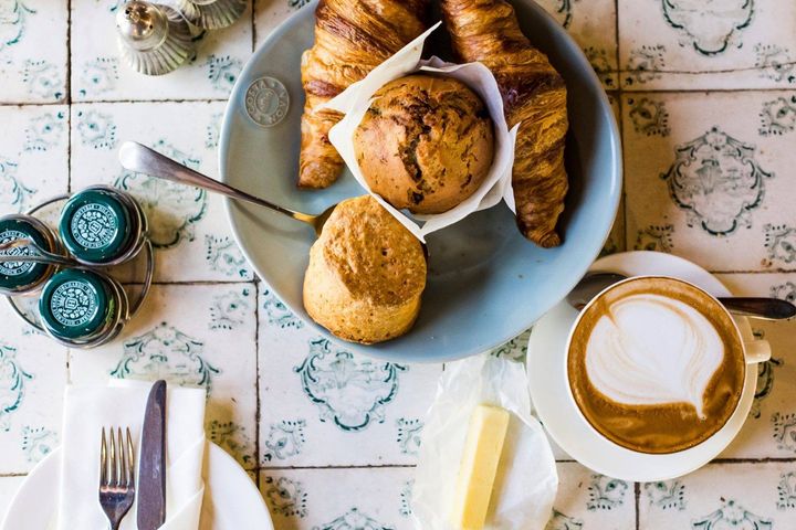 rusthuiz's tweet photo. Lanzerac

At Lanzerac you’ll experience a world of only the freshest bread, cakes and pastries. Aromatic coffees and a selection of South Africa’s most excellent charcuterie and cheeses to be enjoyed.

#Stellenbosch #winelands https://t.co/60F1bAZZ5Y
