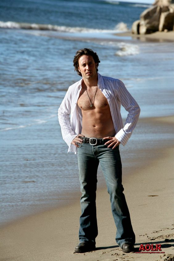 AlohaIndigoGirl's tweet photo. @Zilfstar Lot's of #FridayVibes 😎 #MickStJohn ❤️ #Moonlight #AlexOLoughlin #VampireFriday https://t.co/3wcD7SZ0lf