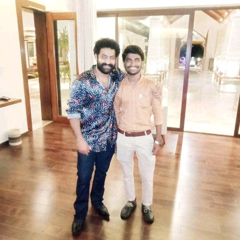 NTR2NTRFans's tweet photo. Young Tiger NTR Stylish unseen Look😍
#KomaramBheemNTR @tarak9999 https://t.co/qNPOC6MyDM