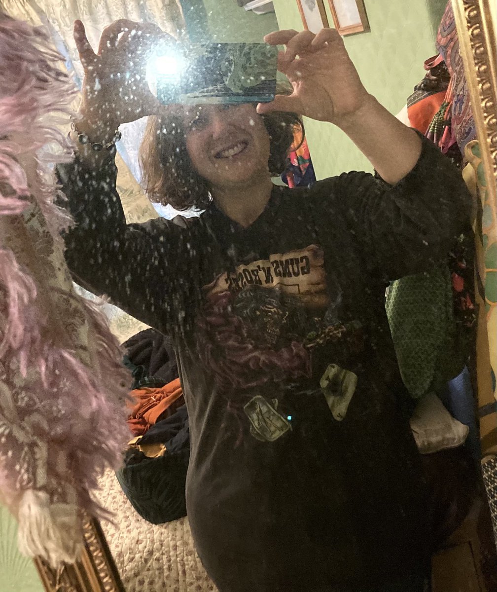 BethPinches's tweet photo. ⁦@6MusicStudio⁩  #TShirtDay  #GnR ... this was my first band T shirt, I was 13 when I got it in 1992 and 28 years on it’s still with me! https://t.co/TVIylW9dTN