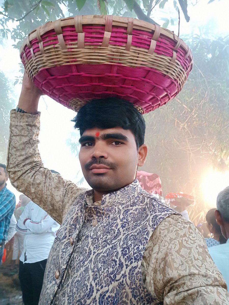 EqualOppIN's tweet photo. Heartfelt greetings for worshiping Surya in the form of Sandhya Argh. Chhath Mata & #Sun_God Suryadev give happiness and good health to all.
#लोक_आस्था #सूर्य_उपासना
#भगवान_सूर्य #सूर्य_देव
#छठ_पूजा #छठ_महापर्व
#भारत_माँगे_हिन्दू_राष्ट्र
#ChhathPuja https://t.co/z6c3TZ5fPF