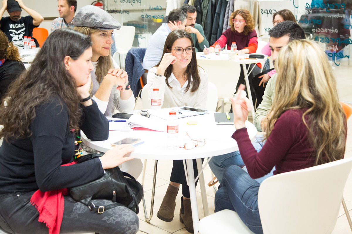 vanacco's tweet photo. Hace un año estábamos en @crowddays dándolo todo en vivo y en presencia. Volveremos. Mientras tanto nos vemos en la red de redes cada día. 😍 | #eventos #envivo #crowdfunding #profesionales #comunidad #amistad @joanboluda https://t.co/ZFO5nXHNgo