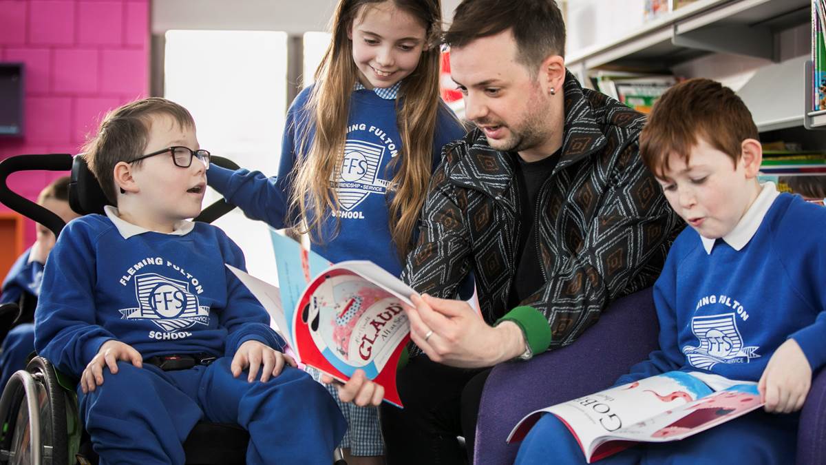 BookTrustNI's tweet photo. ✨Attention schools!!✨ Interested in being part of our @ArtsCouncilNI Author Tour this year? We're going virtual, but every pupil will still receive personalised book. For more information and to apply, head over to our website: https://t.co/zdwK4Dr3cF https://t.co/WqSJZmLTNV