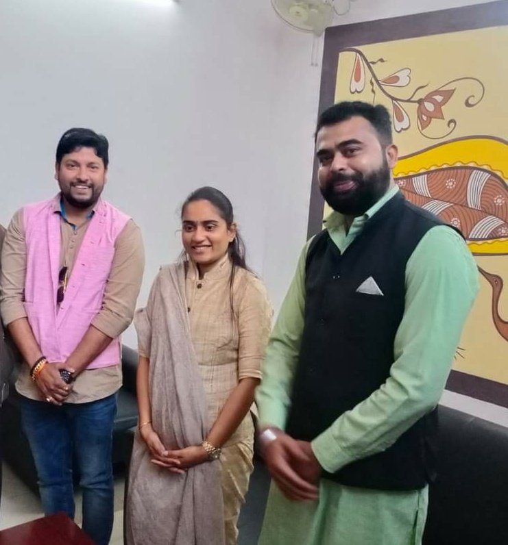 RahulGo38008958's tweet image. झारिया से आदरणीय विधायक श्रीमती पूर्णिमा नीरज सिंह जी को जन्मदिन की हार्दिक बधाई एवं अनंत शुभकामनाएं !
ईश्वर से प्रार्थना है कि आप सदा इसी तरह मुस्कुराती रहें दीर्घायु हों और सदैव स्वस्थ एवं प्रसन्न रहें।
@purnimaasingh
#purnimanirajsingh