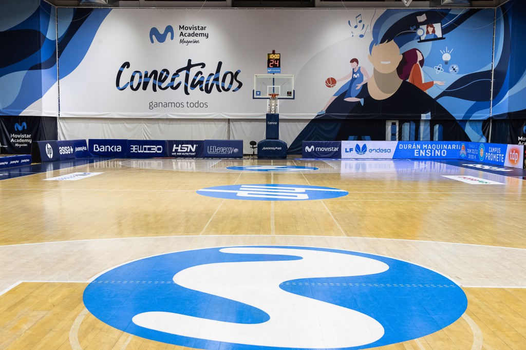 ¿Qué te parece cómo luce nuestra pista principal?

Lo estrenamos en el partidazo <a href="/MovistarEstu/">Movistar Estudiantes</a> - <a href="/cbislascanarias/">CBIC SPAR Gran Canaria</a> , con victoria de las #WomenInBlack