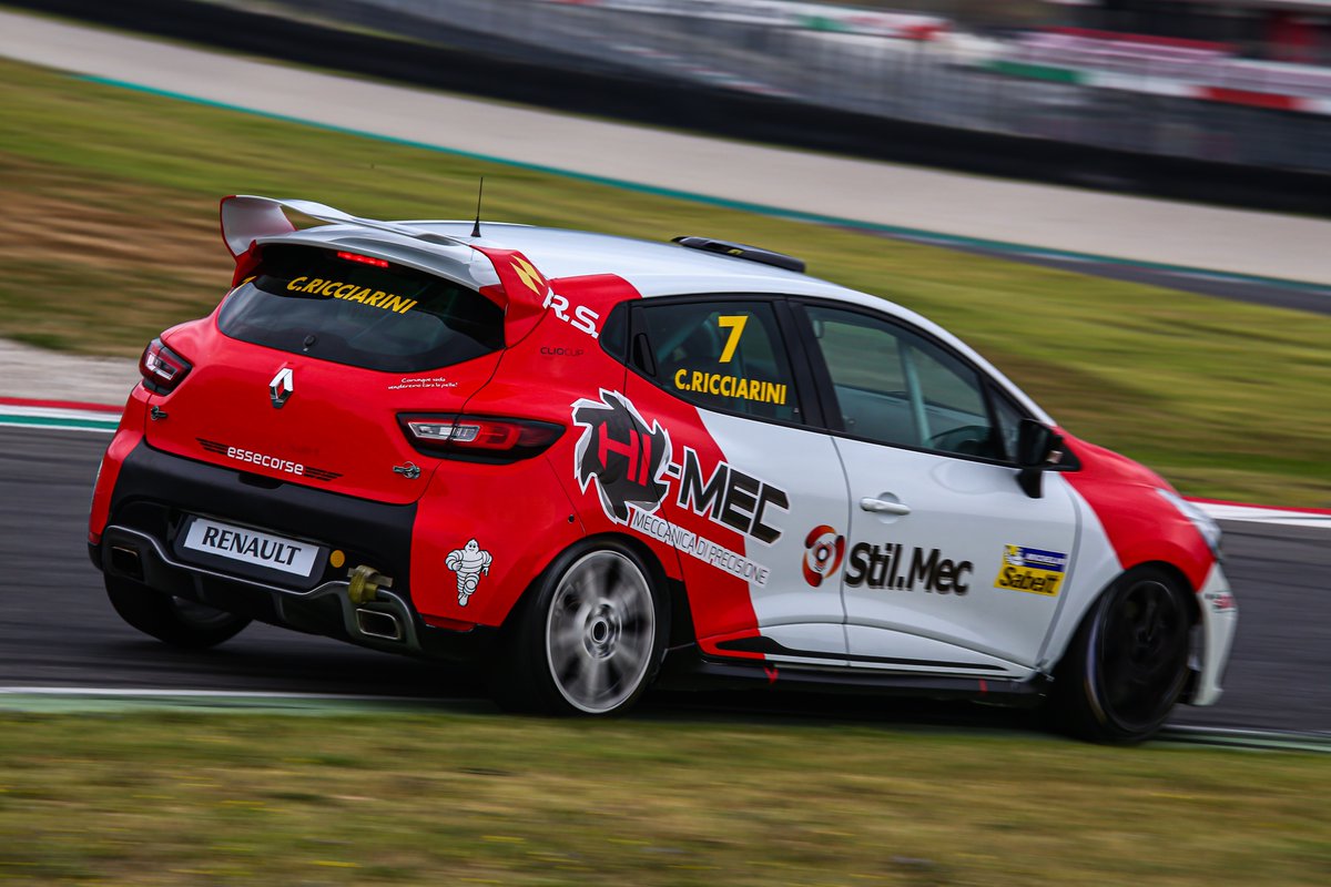Con la pioggia 🌧 Cristian Ricciarini davanti a tutti con <a href="/essecorse1/">Essecorse</a> a #Imola nel primo turno di prove libere della #ClioCupItalia 👇
renaultsportitalia.it/art/news_20201…