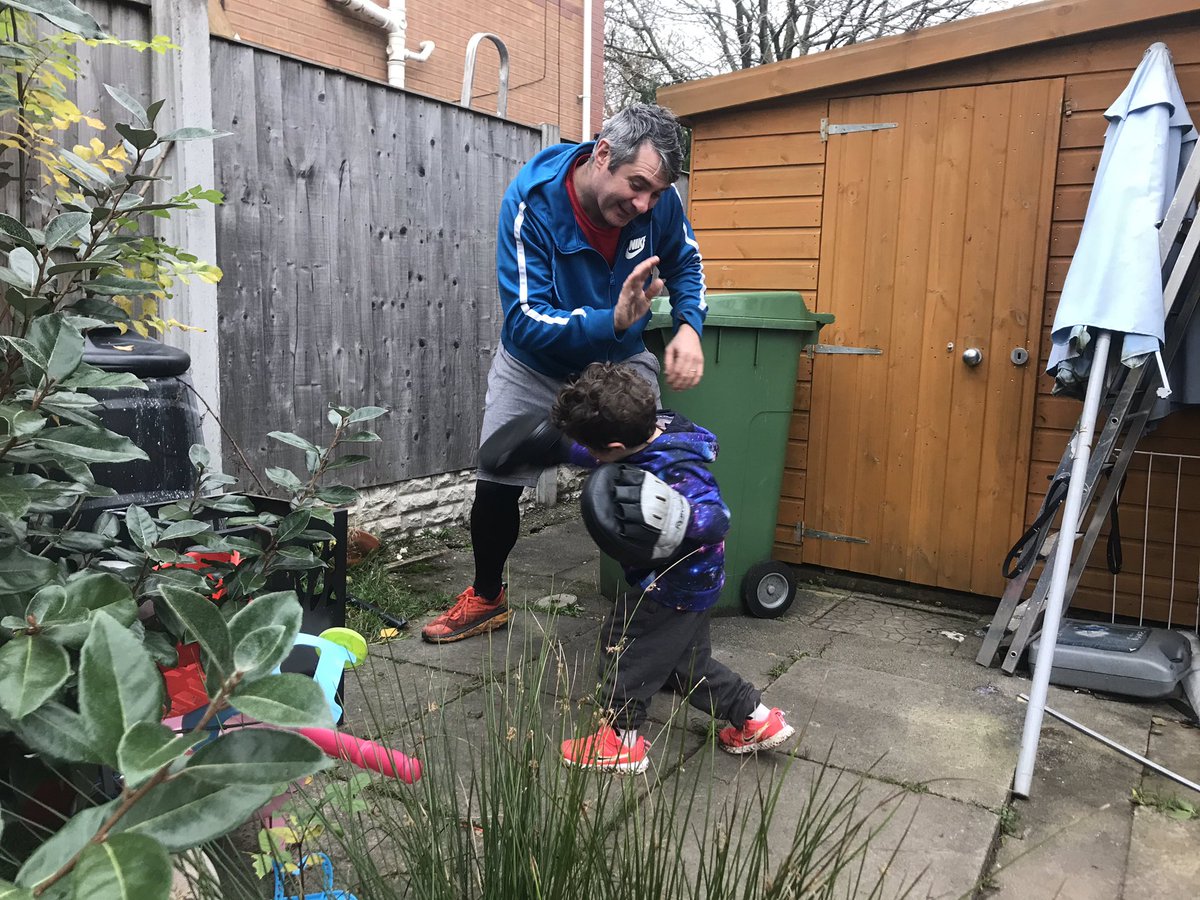 TravelledC's tweet photo. In the ring with @JeanSillito for homeschool today @MissHillBVP #pewithdad https://t.co/xPndB6JFF4