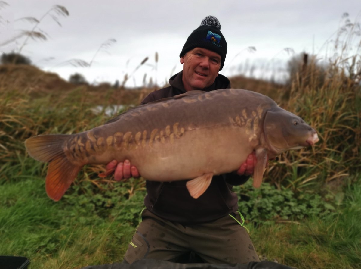 SteAlfordCarp's tweet photo. "Jules" at 30lb for Ste Alford, a New 30lb for Tees Valley Lakes and Alpha's 16th x 30lb+ to date, backed up with a 27lb 8oz
#TeesValleyLakes 
#DNABaits 
#JPrecisionHooks
#carbonbaits https://t.co/jtENlx1FrL