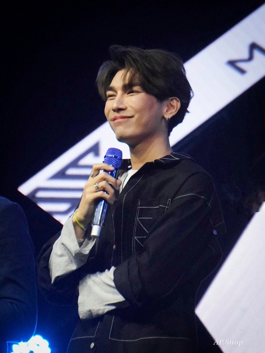 ApSnap10X's tweet photo. [201120]​ รอยยิ้มนั้นขอ​ NanNaได้มั้ยคะะ☺️😁
#MSSxNANNA 
#mewlions 
#MewSuppasit https://t.co/03fzH7BO34