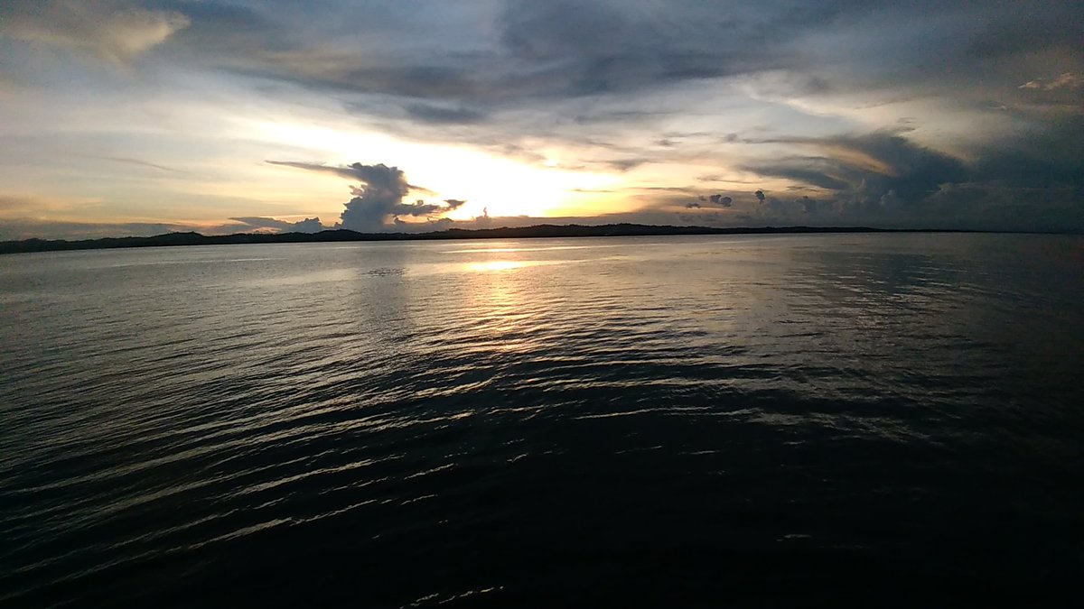 achyms's tweet photo. Izinkan ku lukis senja
Mengukir nama mu di sana https://t.co/dm6XTqzDaF