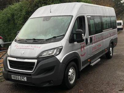 RedKiteMinibus's tweet photo. Delivery of a used L4 17 seat Boxer to an Independent school in Surrey today

#Peugeot #minibus #boxer #L4 #Blicence #usedminibus https://t.co/Svo0YyvepG