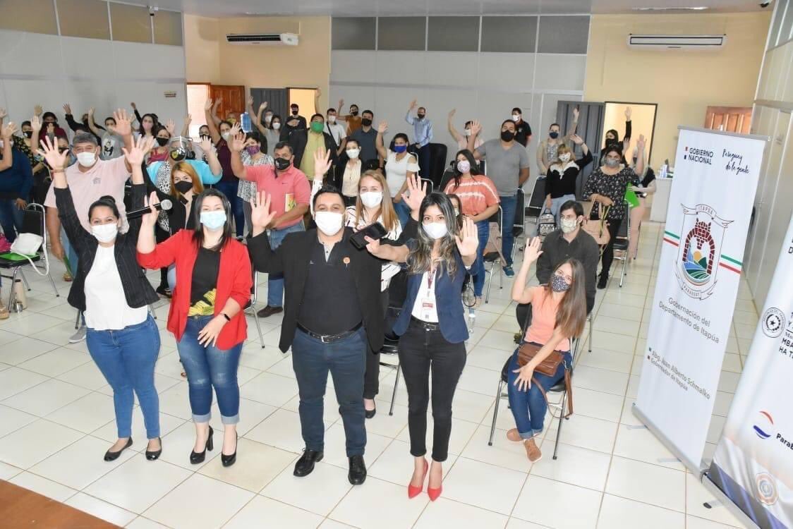 Jóvenes emprendedores de la zona fueron capacitados por el CEE y el MTESS para la "Gran Feria de Emprendedores del Sur" a realizarse próximamente, coordinado por la Sría Dptal de la Juventud. Nuestra administración apoya este tipo de eventos con miras a la reactivación económica
