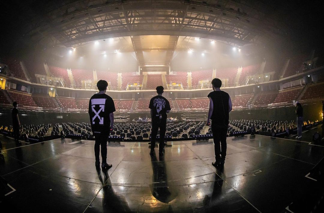 StayWithKimCop's tweet photo. [ᴋɪᴍᴄᴏᴘ] ᴏʜsᴛᴀʀʜᴜɴᴛᴇʀ ɪɢ ᴜᴘᴅᴀᴛᴇ 201120.

Dress rehearsal for fantopia2020. Do your best and goodluck boys ☺️❤️

#kimcop #คิมคอป #ม่อนเตอร์ #MonTer #CTRPANUWAT #ขุณขิมมอญ #StayWithKimCop https://t.co/gT85JjClKK