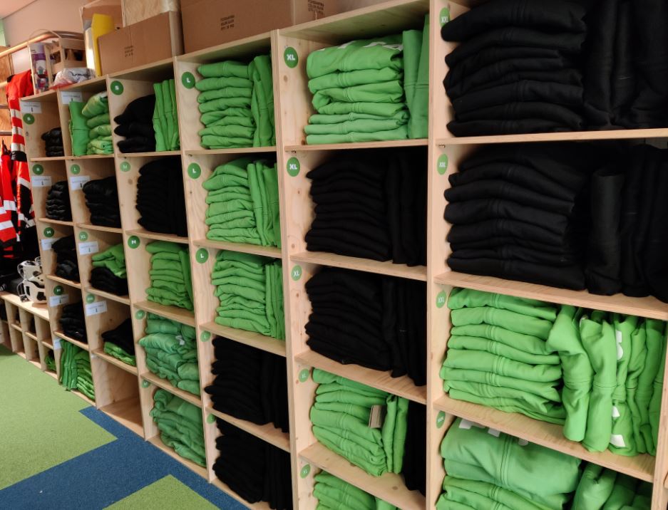 Kiva kun voi käyttää huppari. "𝑈𝑢𝑑𝑒𝑡 𝐹𝑖𝑟𝑎-ℎ𝑢𝑝𝑝𝑎𝑟𝑖𝑡 𝑜𝑣𝑎𝑡 𝑠𝑎𝑎𝑝𝑢𝑛𝑒𝑒𝑡. 𝑁𝑒 𝑜𝑣𝑎𝑡 𝐽𝑜𝑢𝑡𝑠𝑒𝑛𝑚𝑒𝑟𝑘𝑘𝑖 -𝑠𝑒𝑟𝑡𝑖𝑓𝑖𝑜𝑖𝑡𝑢𝑗𝑎 𝑗𝑎 𝑛𝑖𝑖𝑠𝑠𝑎̈ 𝑜𝑛 𝑘𝑎̈𝑦𝑡𝑒𝑡𝑡𝑦 𝑎𝑖𝑛𝑜𝑎𝑠𝑡𝑎𝑎𝑛 100% 𝑅𝑒𝑖𝑙𝑢𝑛 𝑘𝑎𝑢𝑝𝑎𝑛 𝑝𝑢𝑢𝑣𝑖𝑙𝑙𝑎𝑎."