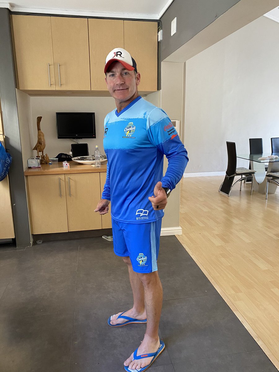 ryanmaron1's tweet photo. Quick glimpse of our new CSE coaches clothing designed / developed / hand delivered with a smile by #rippons. Thanks to our partners #btibrandingsolutions #rbsinsure #optimainternational #cocacolasa #goinggreen https://t.co/EH3P9xxJl3