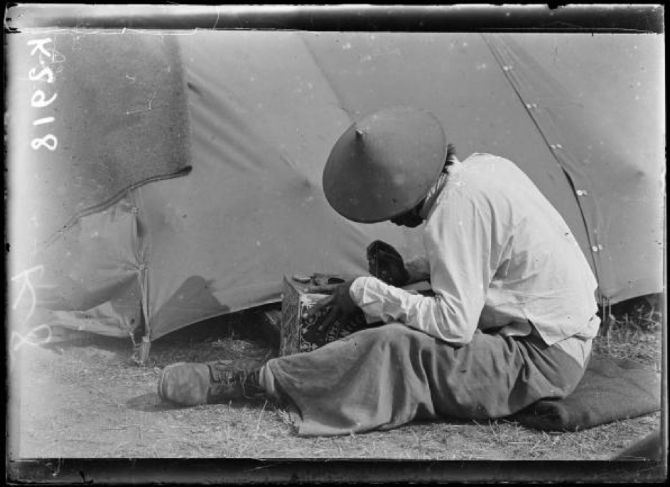 orthveillon's tweet photo. Drew Pham next up on WWrite Veterans Day Countback! Nov.20 WWrite reposts, honors vets+WWI memory. Today: How to Remember Your Ancestors’ Names
https://t.co/TkQbRLL7JW
@Drewspeak
 @tracycrow1
@WrathBT
 @WW1CC
 @wherrypilgrim

 #WWI  #VeteransDay2020 https://t.co/gIYDt8gj5D