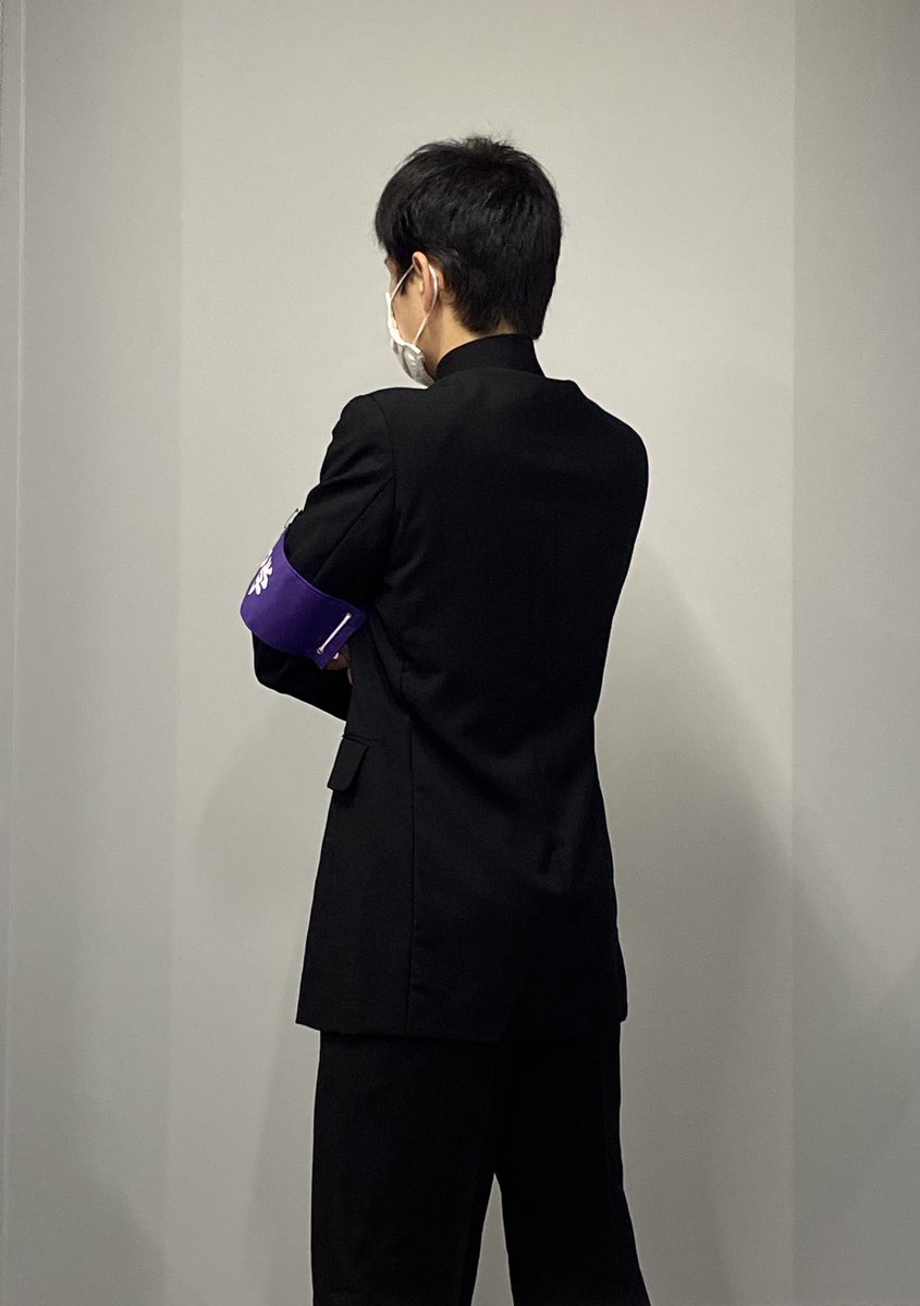 龍谷大学応援リーダー部 本日 学ランの引き継ぎをさせていただきました 学ランの重みはまさに大学の名前を背負う責任とこれからの自身の頑張りを再認識させられるものでした これからも先輩のご指導のもと 龍谷大学を盛り上げるよう精進していきます