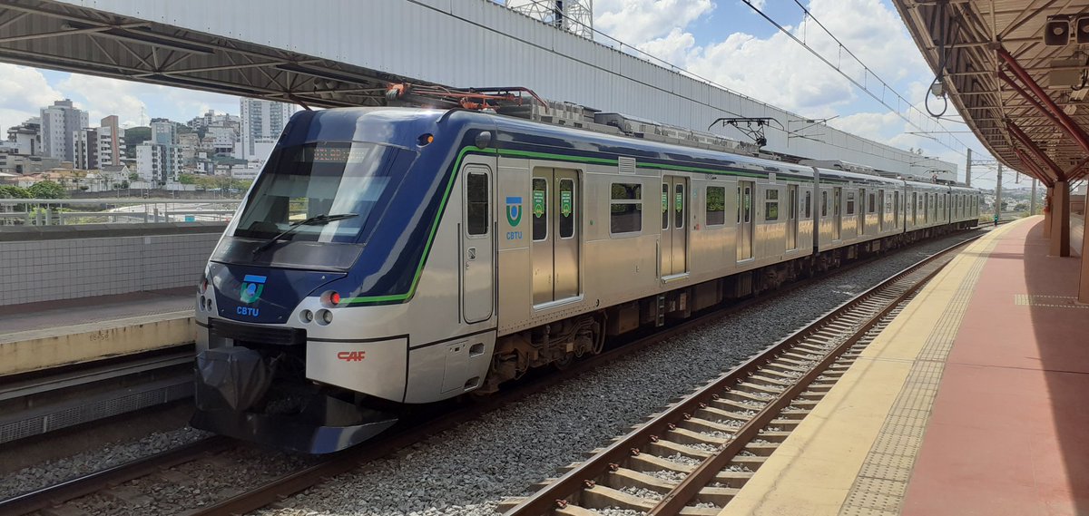 MisterbusBH's tweet photo. @metrodebh Fale pra rádios aí a situação do metrô, dos trens, da lotação, fluidez dos trens e com dicas de conscientização! Abraços ! https://t.co/SrIsqd2v5k