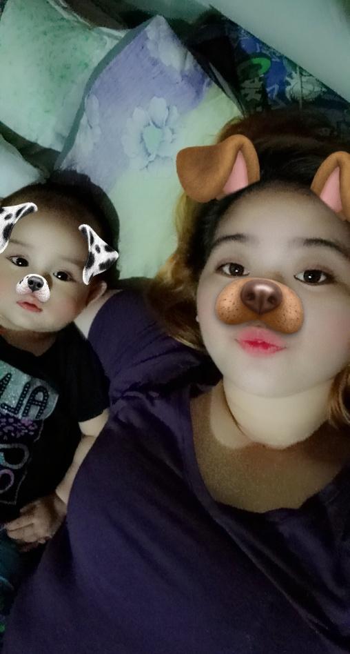 roseeeflores's tweet photo. My selfie buddy 💗 https://t.co/qhV1aly8fK