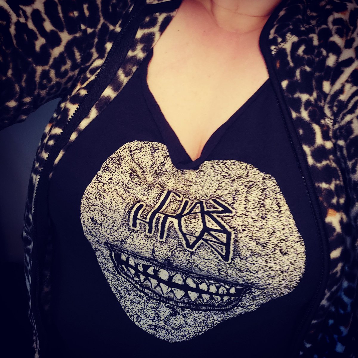 thinkprettyuk's tweet photo. Laura's rocking @SALTBATH666 merch for @BBC6Music #tshirtday 🖤 https://t.co/KQ5s80wk4L
