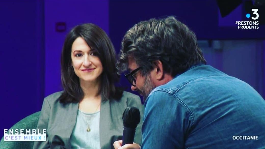 CandiceSansano1's tweet photo. Un plaisir 🧡 de parler du métier de comédienne #voixoff dans l'audiovisuel 📺 au micro de @luc_reder à l'occasion du #MICC 2020.
#doublage #jeuvideo #Montpelllier #talents #ICC #Comediennevoixoff
Merci à @LaurentMichaud @ArtegueFr 👍 https://t.co/u70BSJBkGh