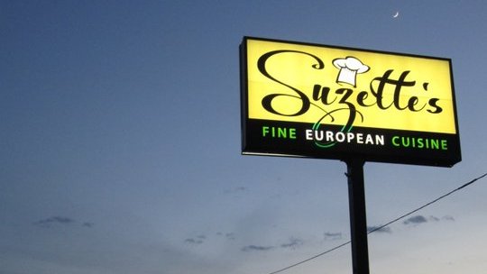 Suzette's Restaurant offers takeout. Call to place your order.  https://www.facebook.com/SuzettesrestaurantMN/