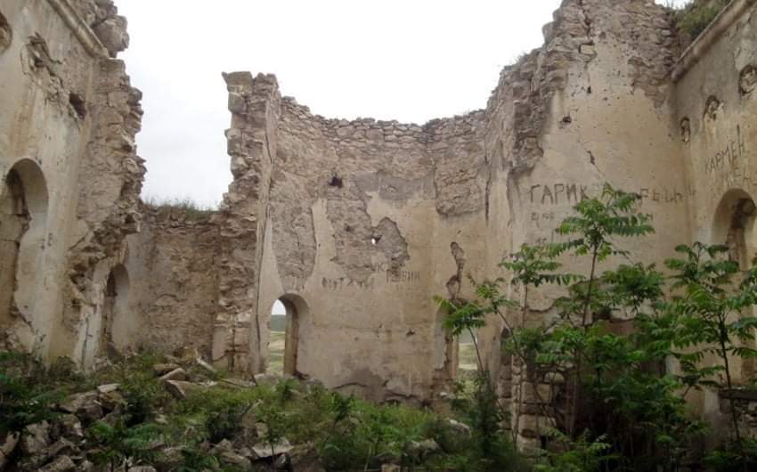 afulya's tweet photo. Russian Orthodox church built in 1894 in Khojavend district of Azerbaijan occupied by #Armenia. 30 years this church was under #Armenian occupation and how they "took care" of this christian temple! #StopArmenianBarbarism https://t.co/gByKtIbSAX