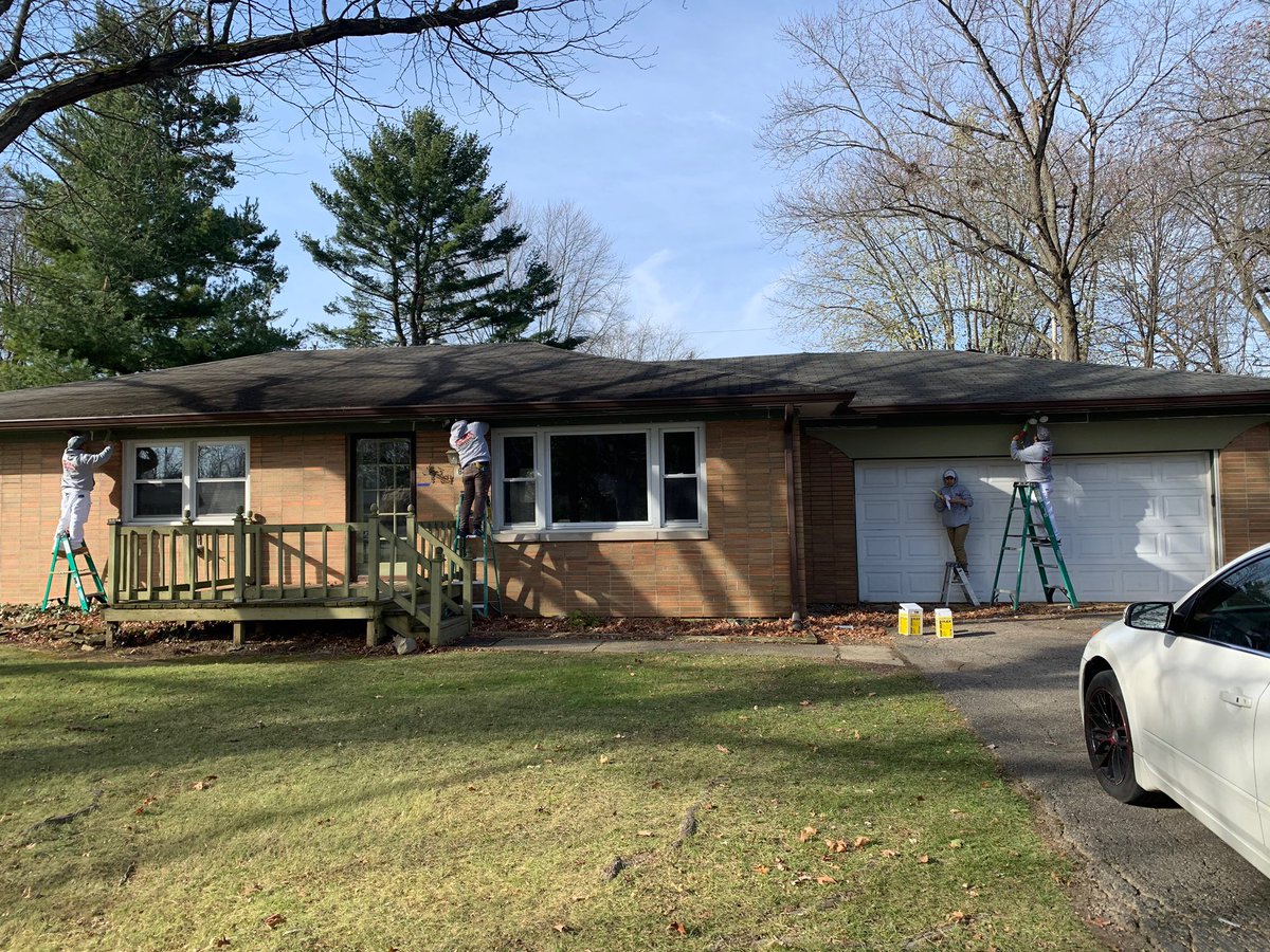 Florabropaint's tweet photo. Happy Friday from #PlainfieldIndiana!
#TeamFBP #IndysBest #IndysBestPainter #CustomHomePainting #exteriorpainting #FloraBrothersPainting #IndianapolisIndiana #paintlocal #smallbusiness #paintthetown #ExteriorDesign #DesignInspiration #Quality #ModernDesigns #PPG #PPGPaints https://t.co/dZIDrM9eyi