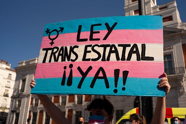 RadioCalvia's tweet photo. presidenta de @BalearsD, que nos hablará de las diferentes actividades que han realizado en octubre en el #MesTrans y de la nueva #LeyTrans que permitirá cambiar de sexo sin médicos ni tratamientos.
👉https://t.co/PAnGCs0A3m
#SintonizaCalvià📻 https://t.co/sSNrNudBDo